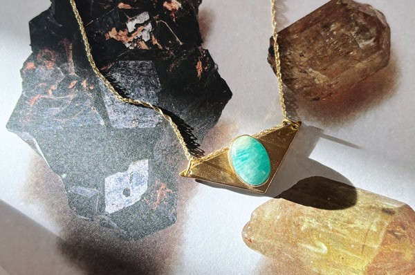 Collar Triángulo Amazonita - Baño oro 24kt.