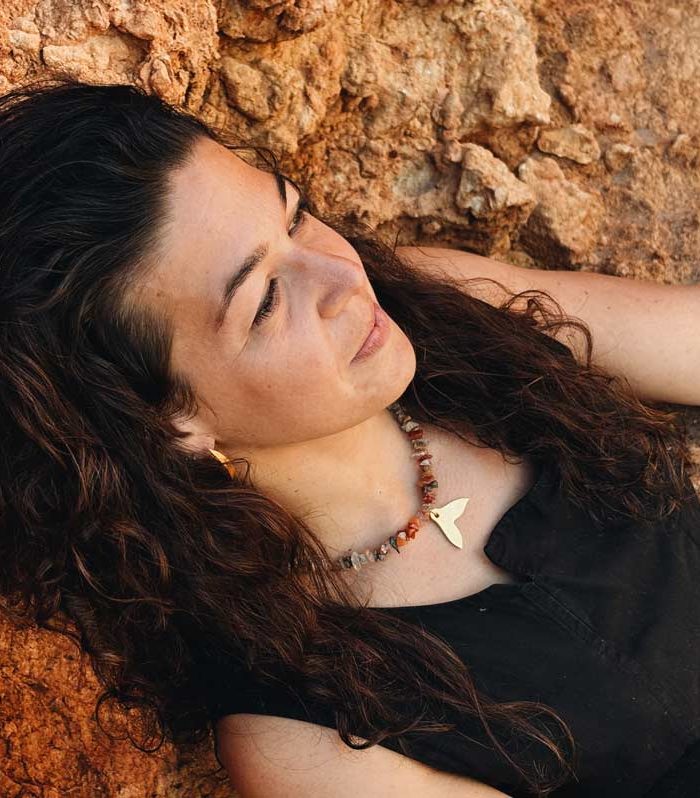 Agate mineral necklace with sperm whale - 24 kt gold plated.